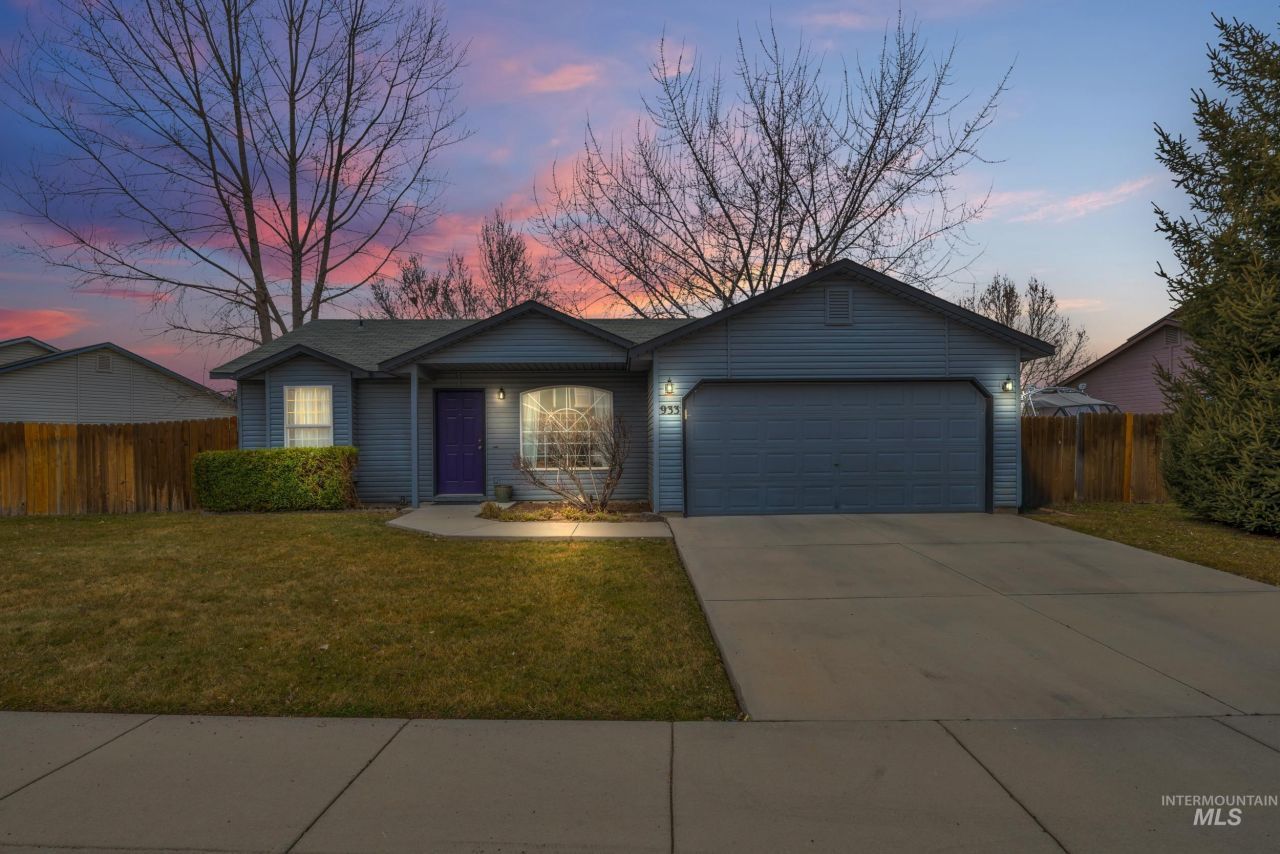 933 N Sluice Way, Kuna, ID 83634 Main Photo