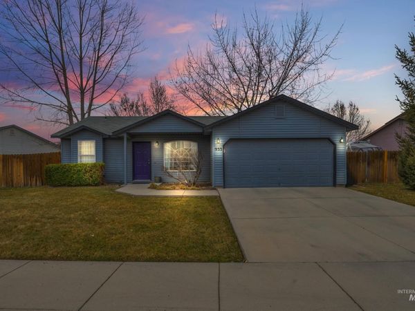 933 N Sluice Way, Kuna, ID 83634