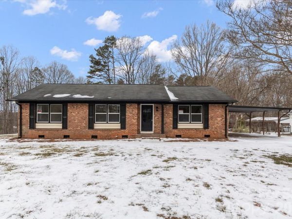 1090 Shalimar Drive, Winston Salem, NC 27107