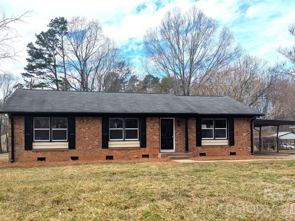 1090 Shalimar Drive, Winston Salem, NC 27107