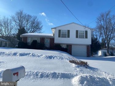 9 TRAVERSE DRIVE, PLYMOUTH MEETING, PA 19462