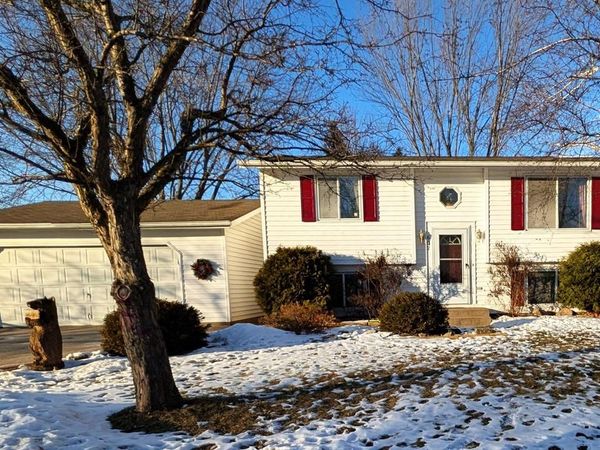 607 E FOREST STREET, Black Creek, WI 54106