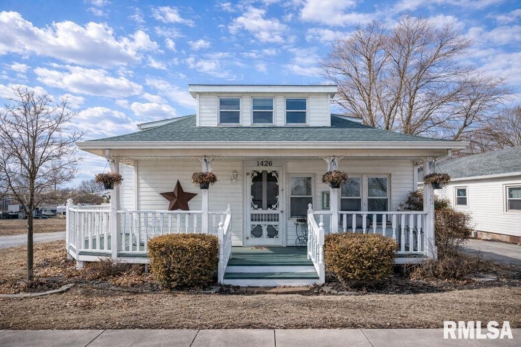 1426 N Main Street, Lewistown, IL 61542 Main Photo