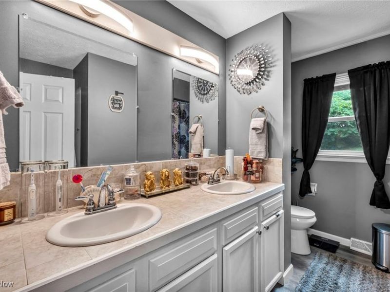 412 Stevenson Avenue, Akron, OH 44312 Photo 12