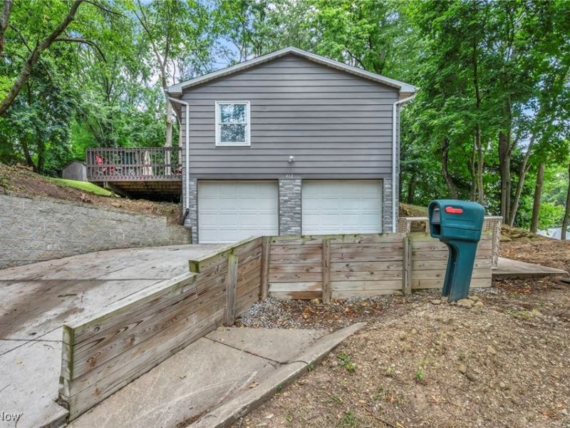 412 Stevenson Avenue, Akron, OH 44312 Photo 2