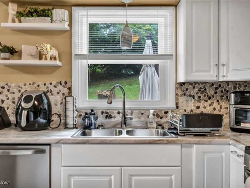 412 Stevenson Avenue, Akron, OH 44312 Photo 7