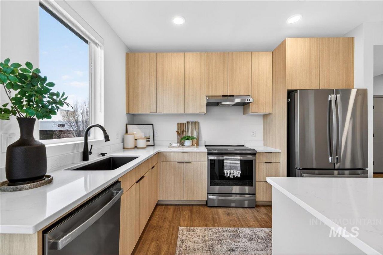 2320 S Broadway Avenue, Unit B107, Boise, ID 83706 Main Photo