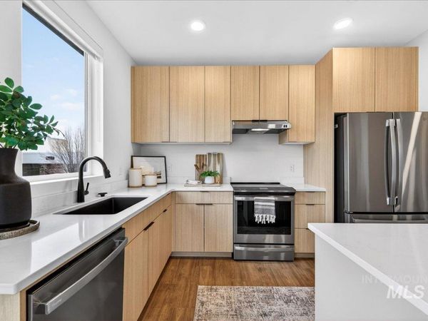 2320 S Broadway Avenue, Unit B107, Boise, ID 83706