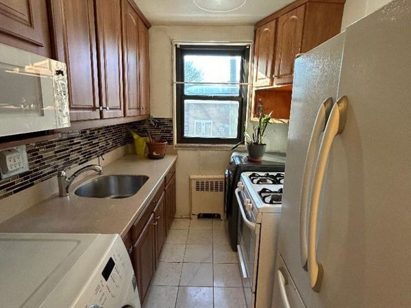 16-41 160, Unit 6-420, Whitestone, NY 11357