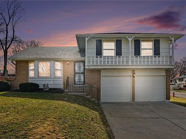 301 E 107th Terrace, Kansas City, MO 64114