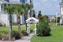 120 N Harbor Drive photo 4