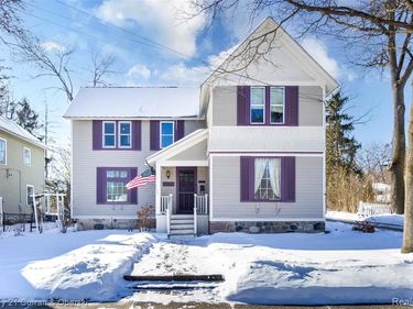 34021 Grand River Avenue, Farmington, MI 48335