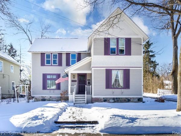 34021 Grand River Avenue, Farmington, MI 48335