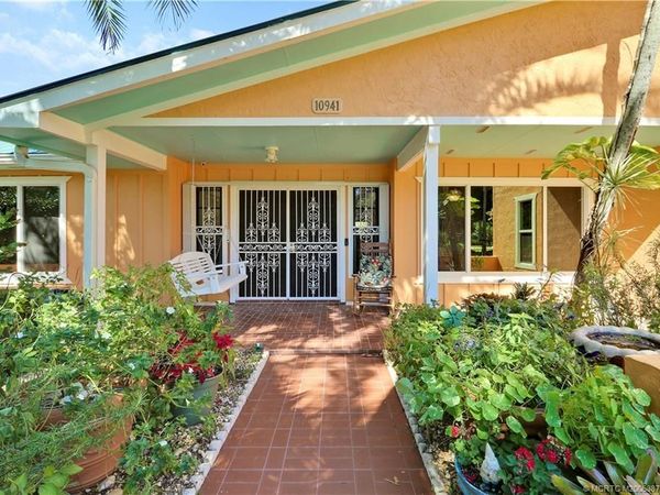 10941 SW Hawkview Circle, Stuart, FL 34997