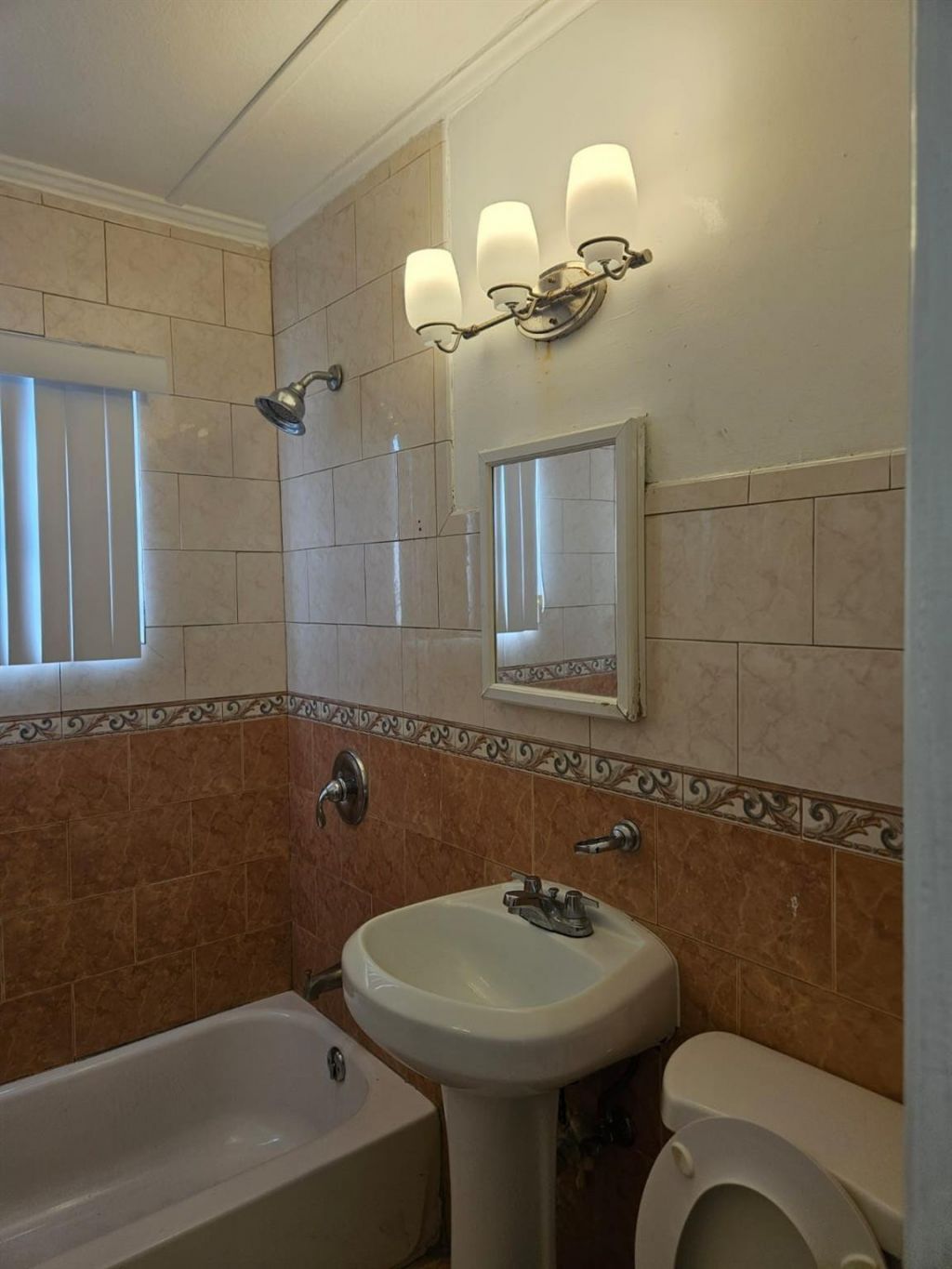 3500 NW 12th Street, Miami, FL 33125 Photo