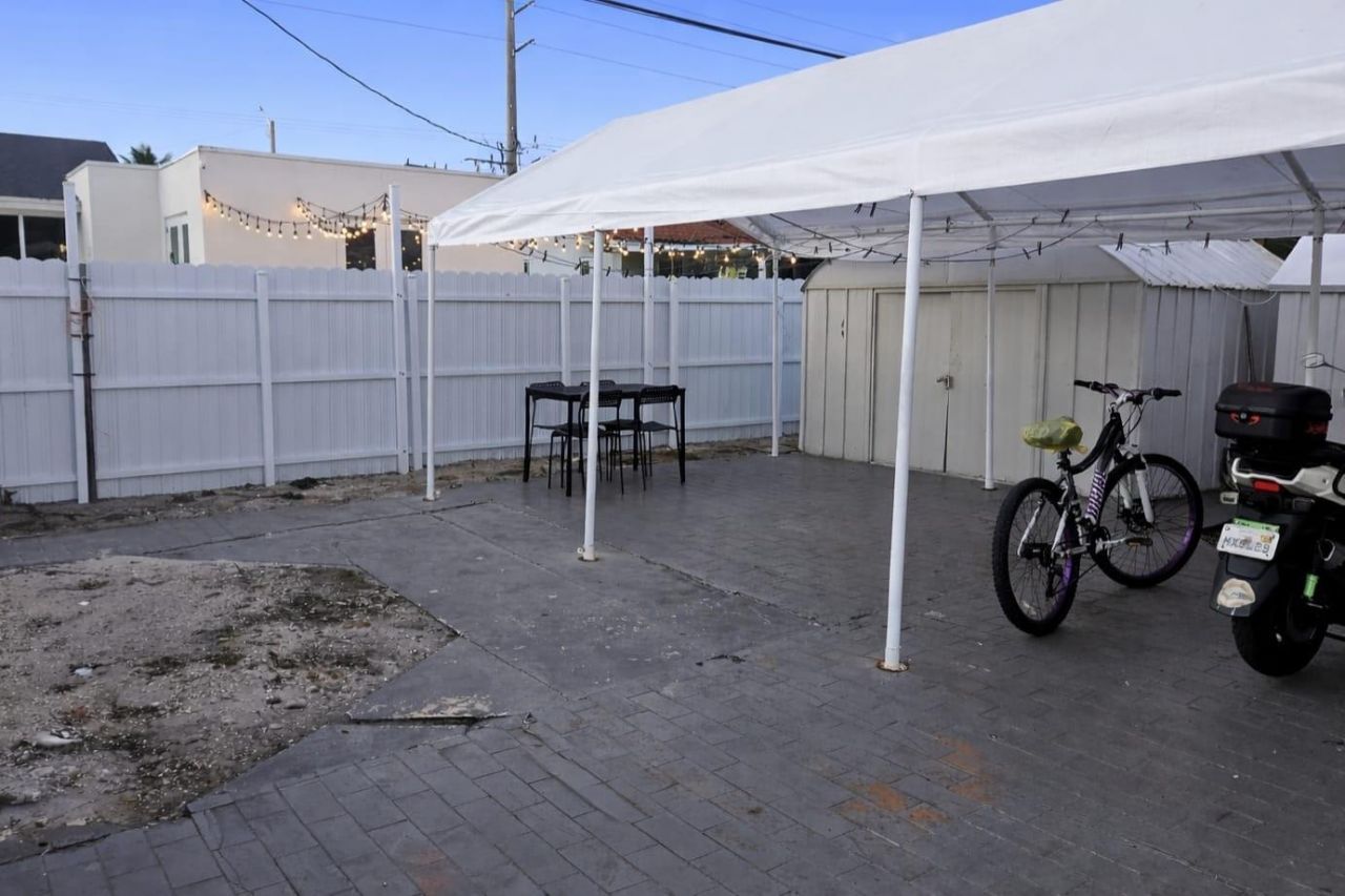 3500 NW 12th Street, Miami, FL 33125 Photo