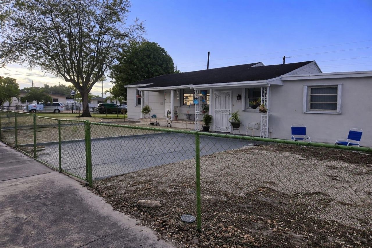 3500 NW 12th Street, Miami, FL 33125 Photo