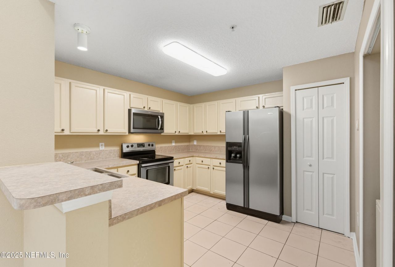 6069 Maggies Circle, Unit 115, Jacksonville, FL 32244 Photo