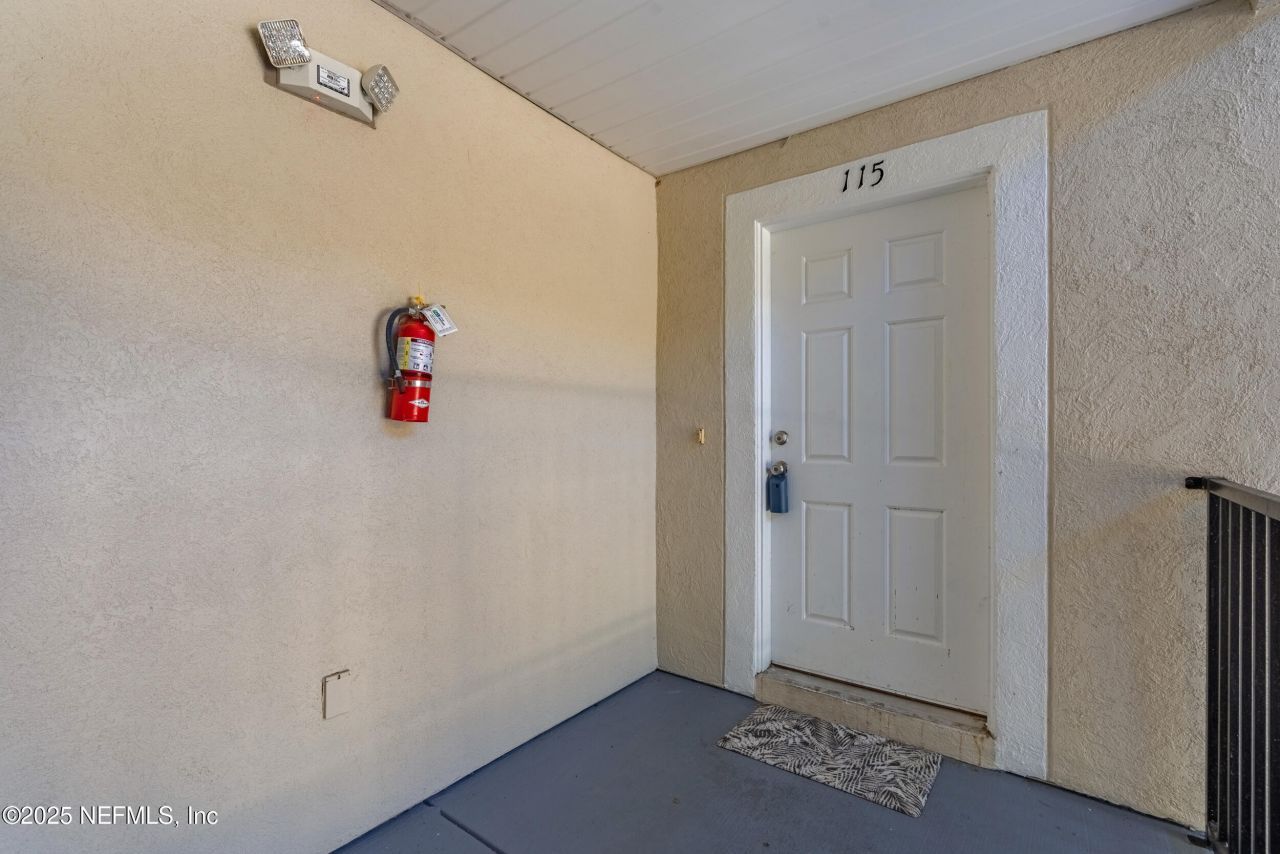 6069 Maggies Circle, Unit 115, Jacksonville, FL 32244 Photo