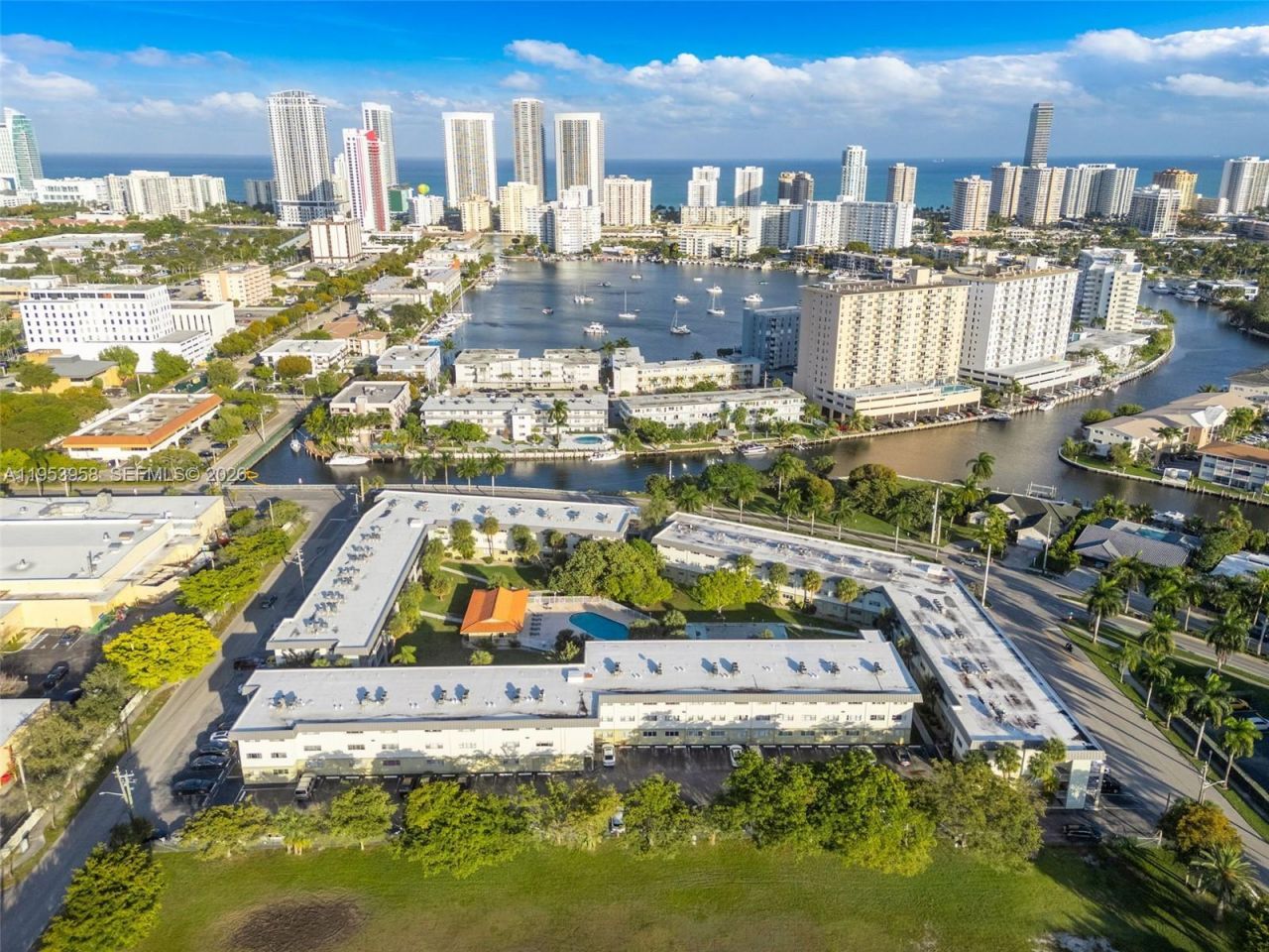 300 Layne Blvd, Unit 212, Hallandale Beach, FL 33009 Photo