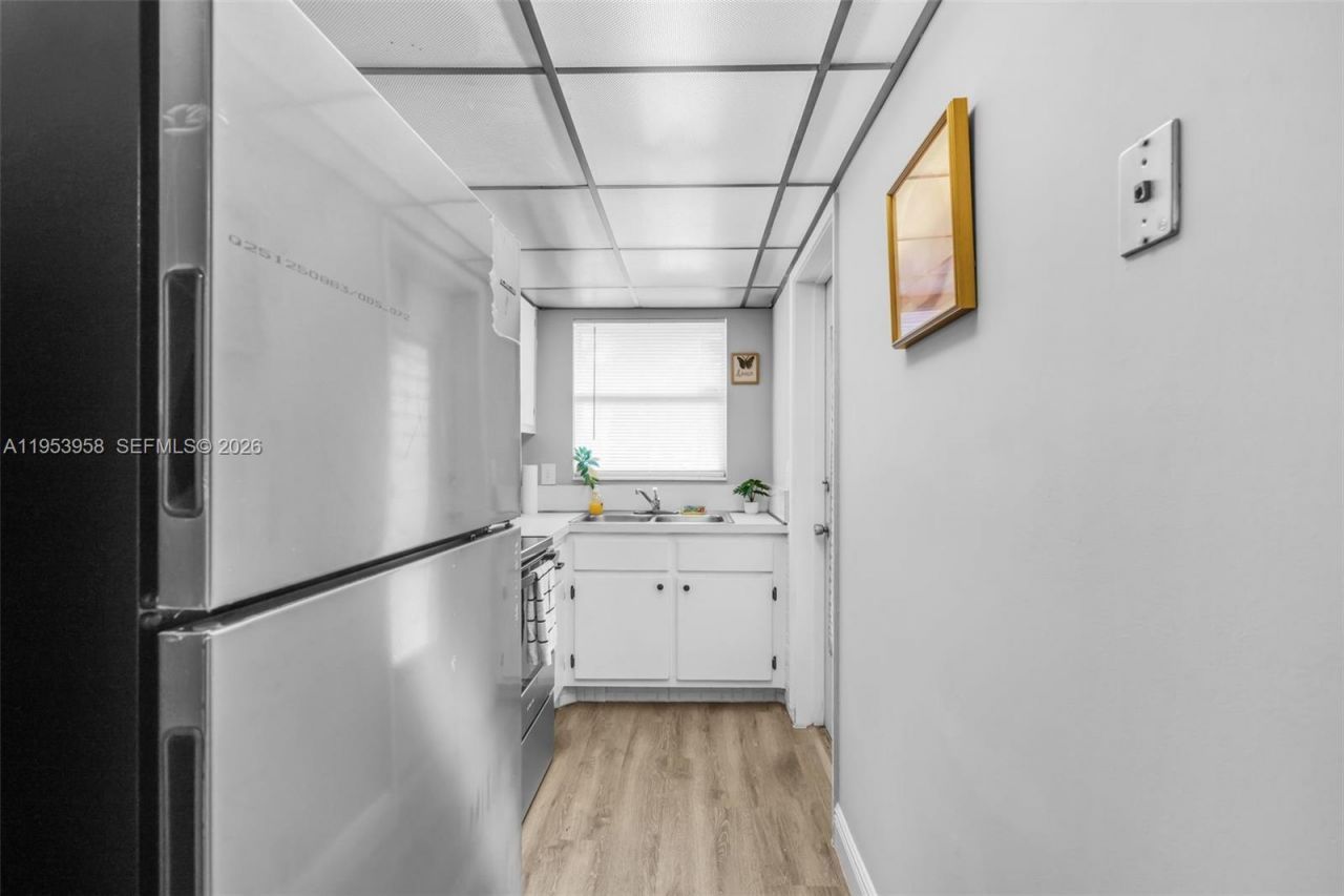 300 Layne Blvd, Unit 212, Hallandale Beach, FL 33009 Photo