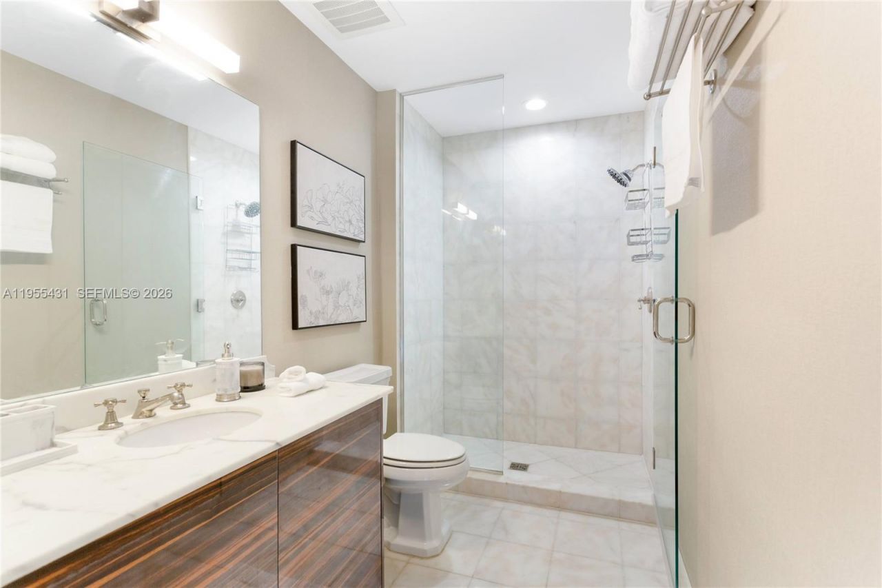 50 S Pointe Dr, Unit 609, Miami Beach, FL 33139 Photo