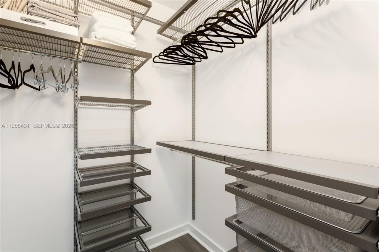 50 S Pointe Dr, Unit 609, Miami Beach, FL 33139 Photo