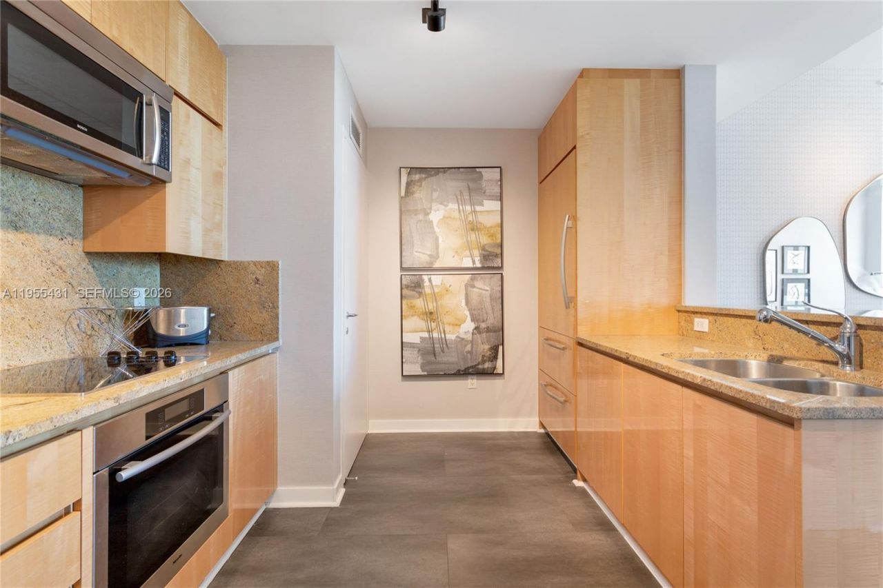50 S Pointe Dr, Unit 609, Miami Beach, FL 33139 Photo