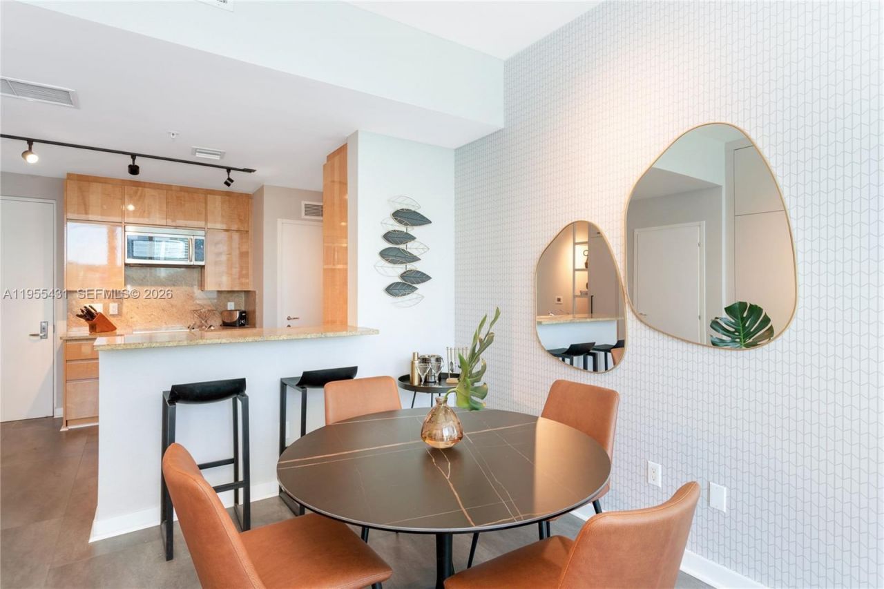 50 S Pointe Dr, Unit 609, Miami Beach, FL 33139 Photo