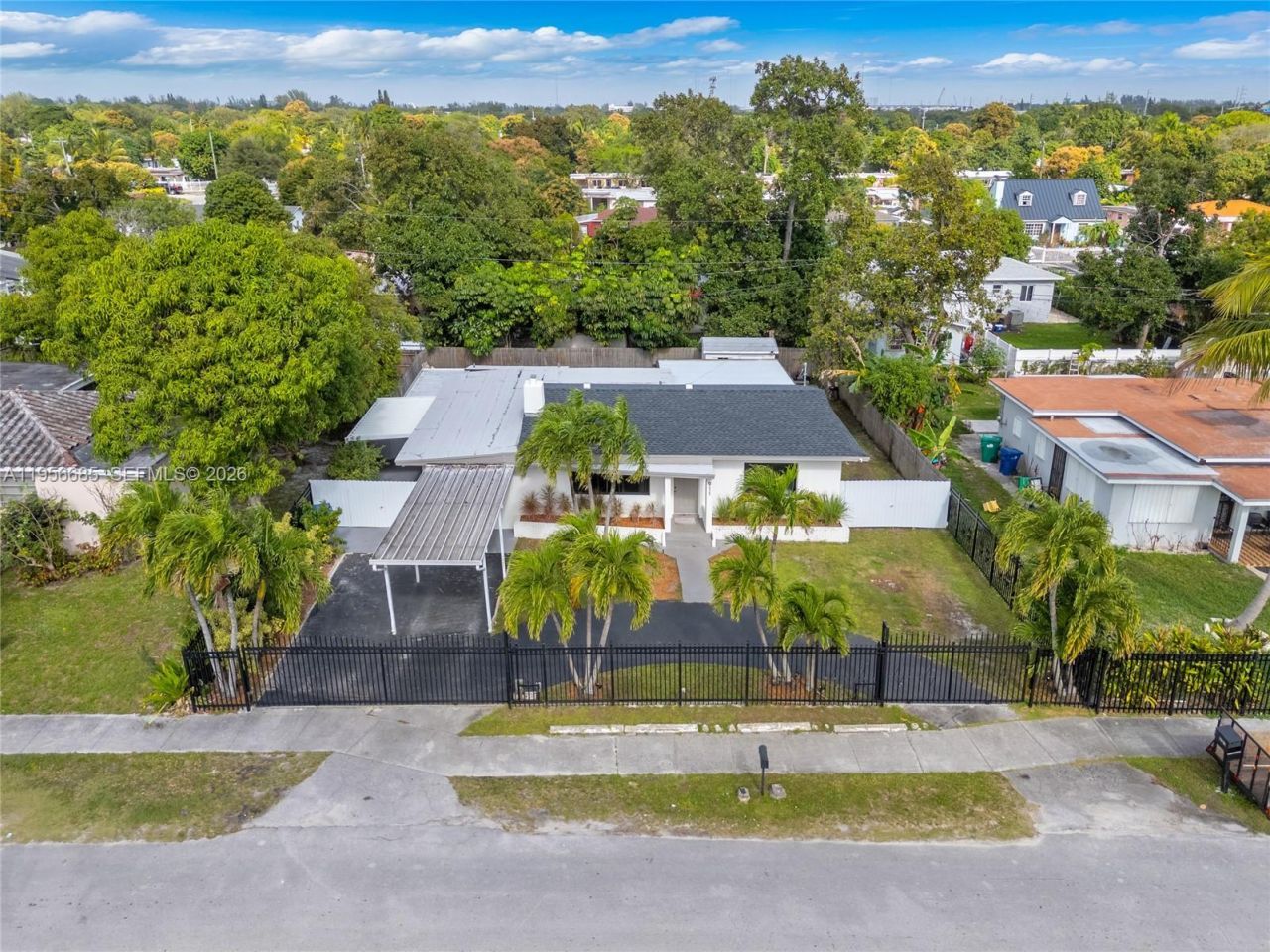 911 NW 138th St, Miami, FL 33168 Photo