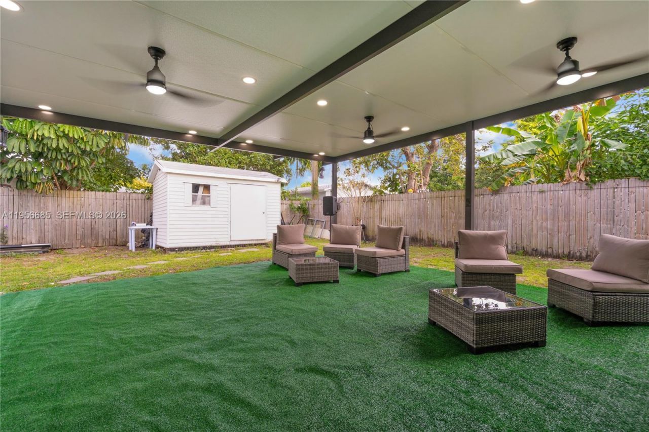 911 NW 138th St, Miami, FL 33168 Photo