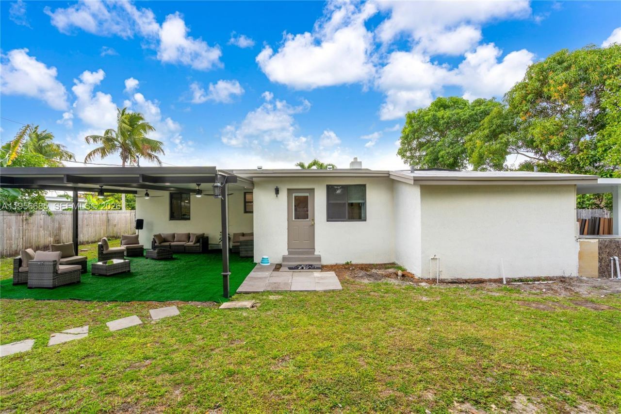 911 NW 138th St, Miami, FL 33168 Photo