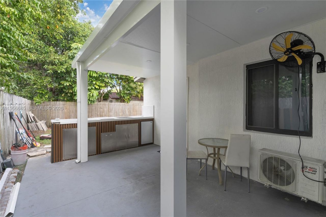 911 NW 138th St, Miami, FL 33168 Photo