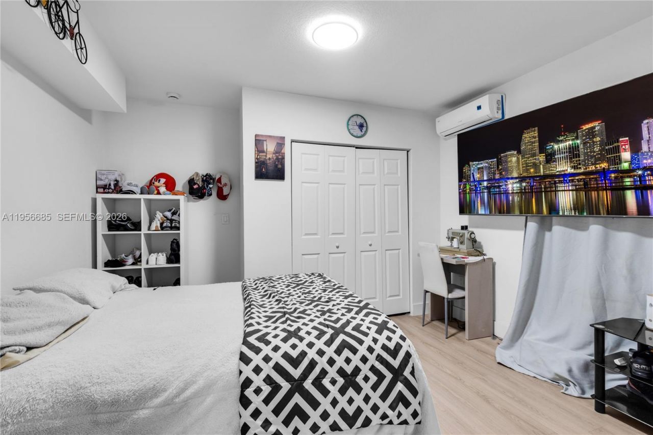 911 NW 138th St, Miami, FL 33168 Photo