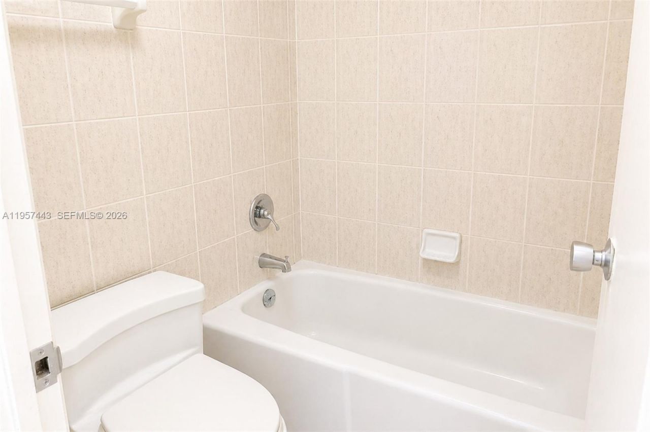 100 Lincoln Rd, Unit 732, Miami Beach, FL 33139 Photo
