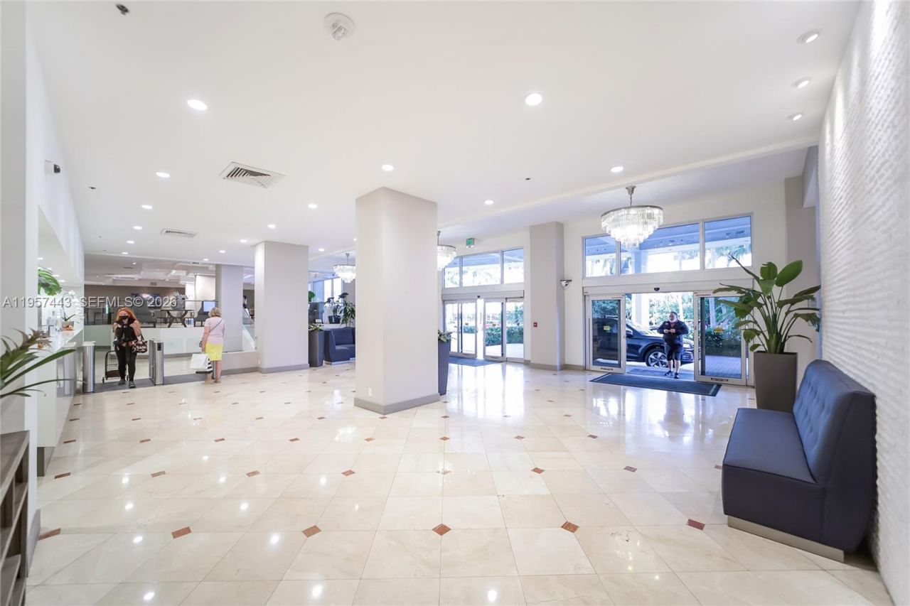 100 Lincoln Rd, Unit 732, Miami Beach, FL 33139 Photo