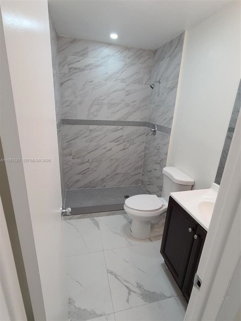 4020 Del Rio Way, Unit 720, Sunrise, FL 33351 Photo