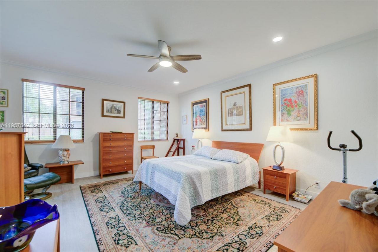 2742 NE Kinsington Cir, Unit 24-1, Weston, FL 33332 Photo