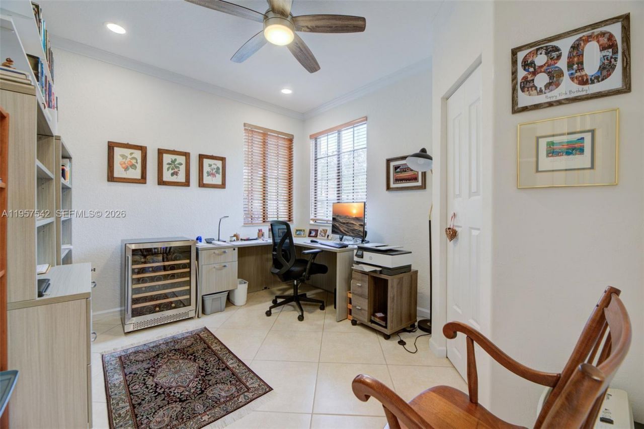 2742 NE Kinsington Cir, Unit 24-1, Weston, FL 33332 Photo