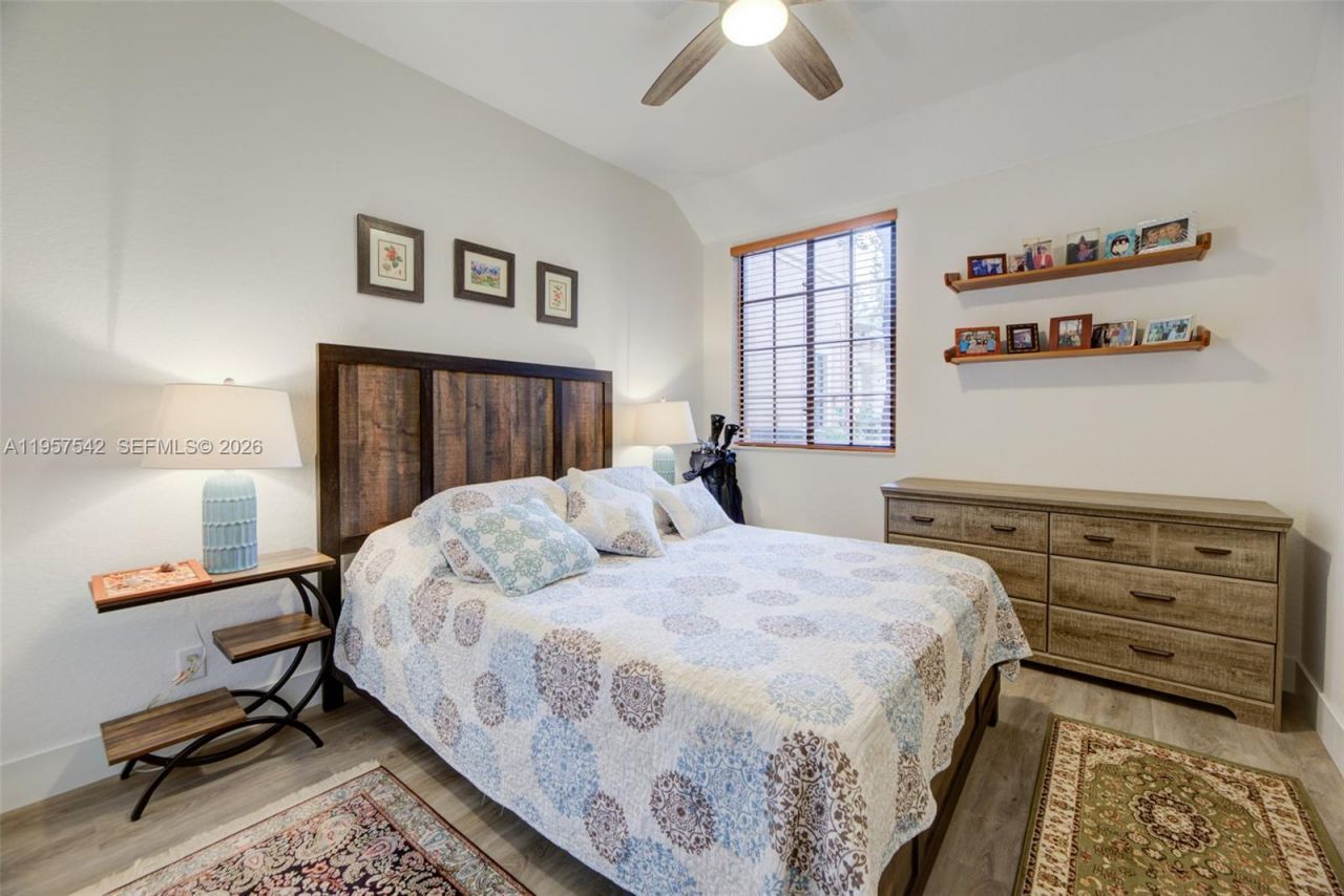 2742 NE Kinsington Cir, Unit 24-1, Weston, FL 33332 Photo