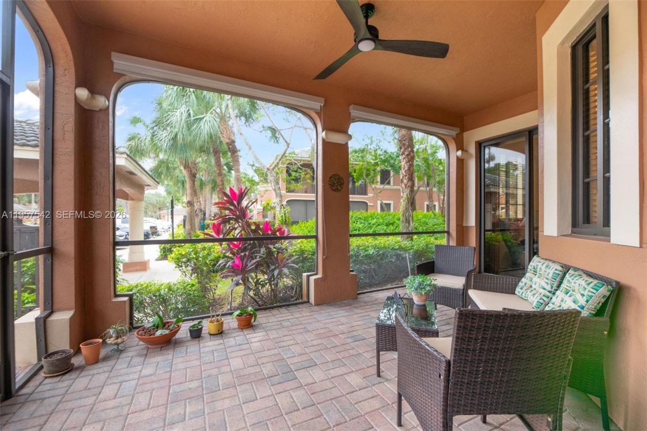 2742 NE Kinsington Cir, Unit 24-1, Weston, FL 33332 Photo