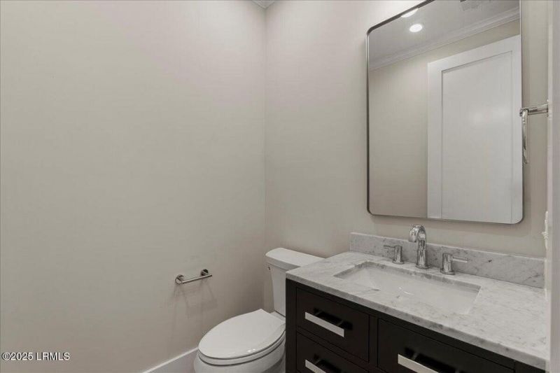 2202 National Street Photo 11