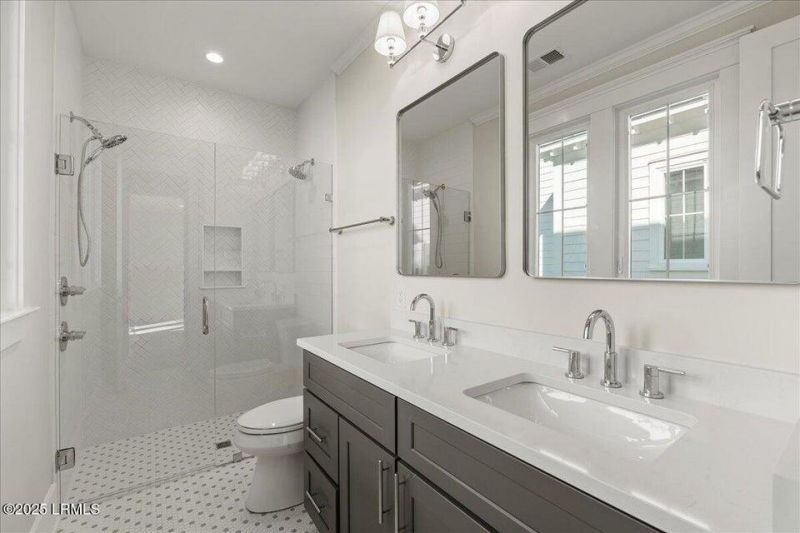 2202 National Street Photo 13