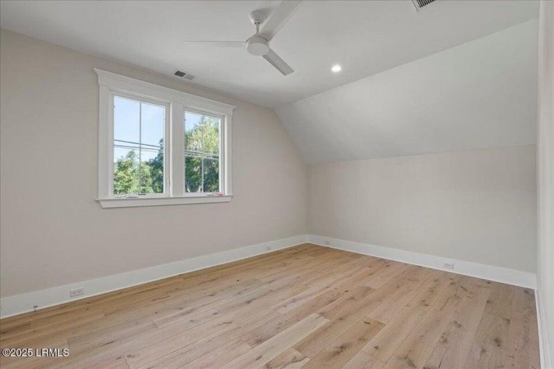 2202 National Street Photo 17