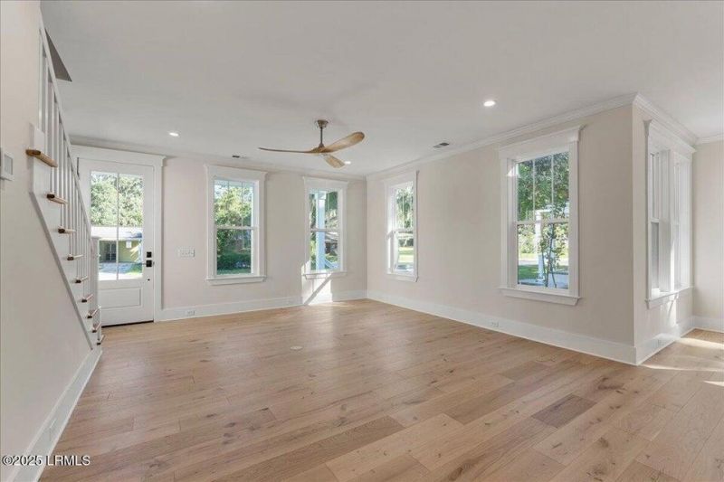 2202 National Street Photo 4