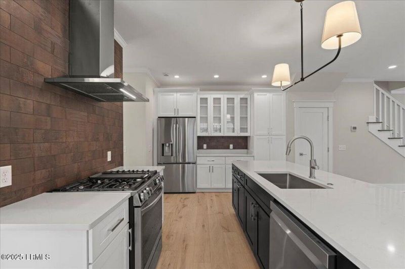 2202 National Street Photo 7