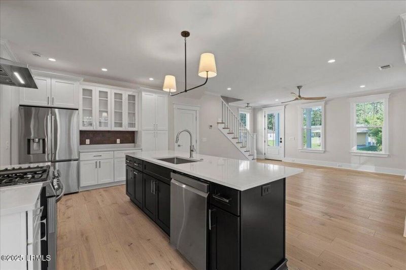 2202 National Street Photo 8