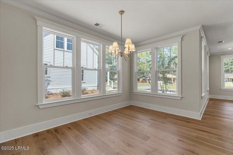 2204 National Street Photo 6