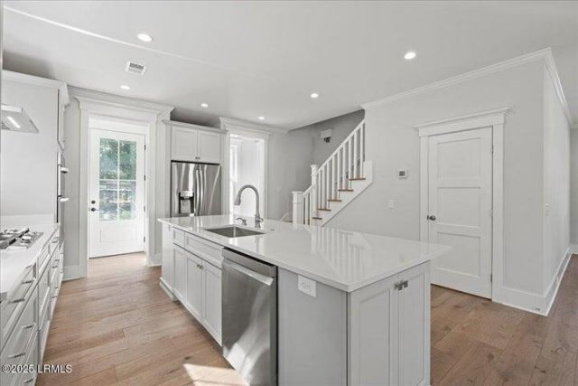 2206 National Street Photo 8