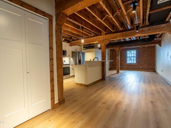 453 East Main Street, Unit 200, Kingsport, TN 37660